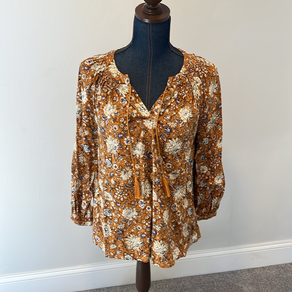 Old navy floral blouse size xs